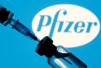 Pfizeru se díky vakcínám náramně daří. Za první čtvrletí zvýšil zisk na 105 miliard korun