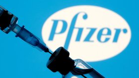 Společnosti Pfizer se finančně daří (4.5.2021).