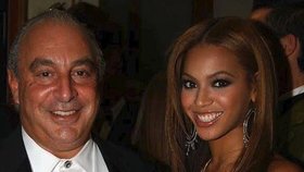 Miliardář Philip Green čelí obvinění ze sexuálního obtěžování. Green se rád obklopoval celebritami a modelkami.