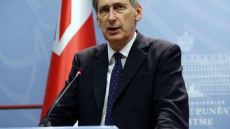 Brexit bez dohody bude vyžadovat nový rozpočet, řekl britský ministr financí Hammond Brexit bez dohody bude vyžadovat nový rozpočet, řekl britský ministr financí Hammond