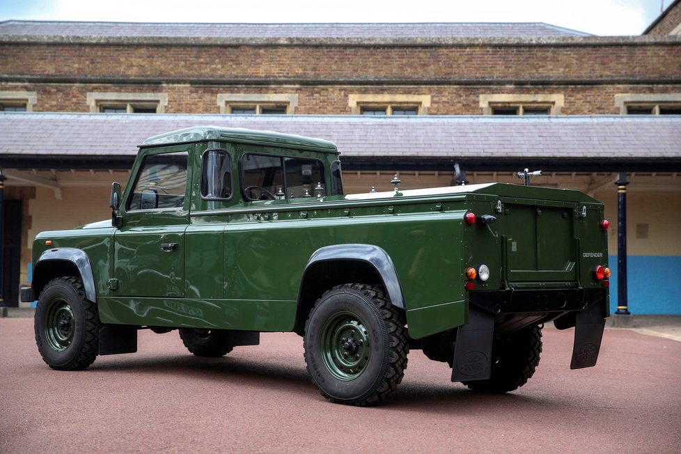 pravený vůz britské značky Land Rover, na jehož designu a technických úpravách sePhiliposobně podílel