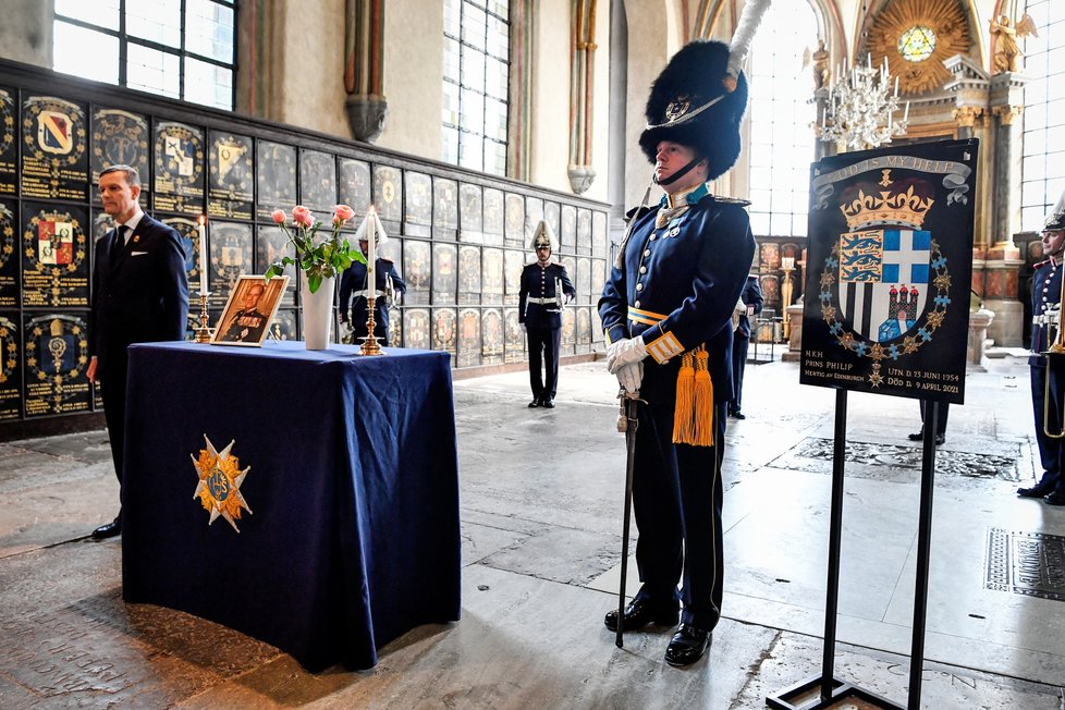 Probíhají poslední přípravy na pohřeb prince Philipa v kapli sv. Jiří.