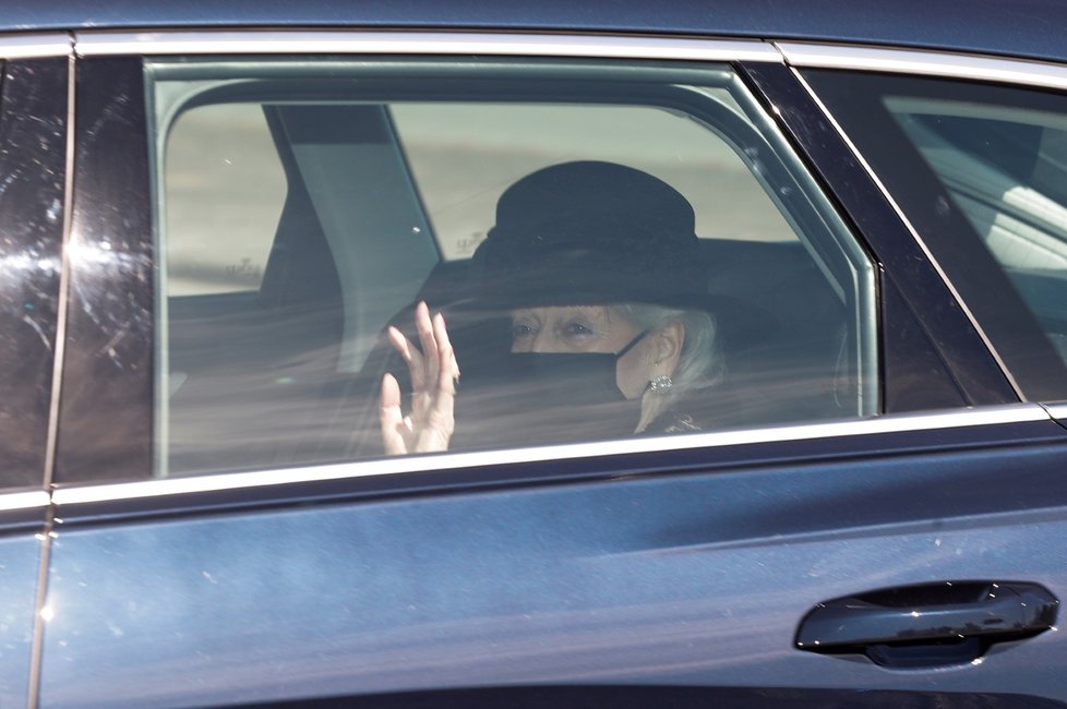 Lady Ogilvy princezna Alexandra přijíždí na pohřeb prince Philipa
