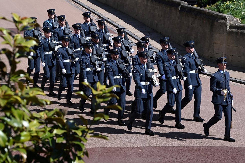 Vojenský průvod Královského letectva na pozemcích Windsoru