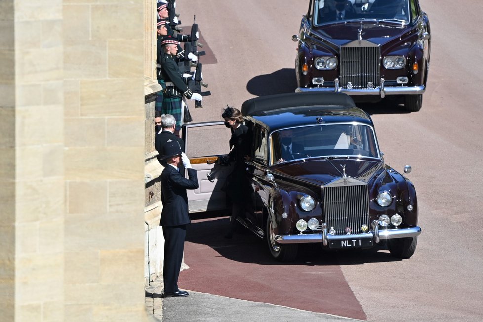 Kate Middletonová přijela ke kapli svatého Jiří.