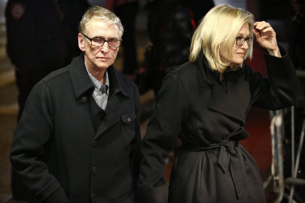 Do newyorské restaurace přijel i režisér Mike Nichols s družkou.