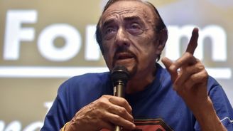 Východ Evropy se vrací k totalitě, varuje slavný psycholog Zimbardo