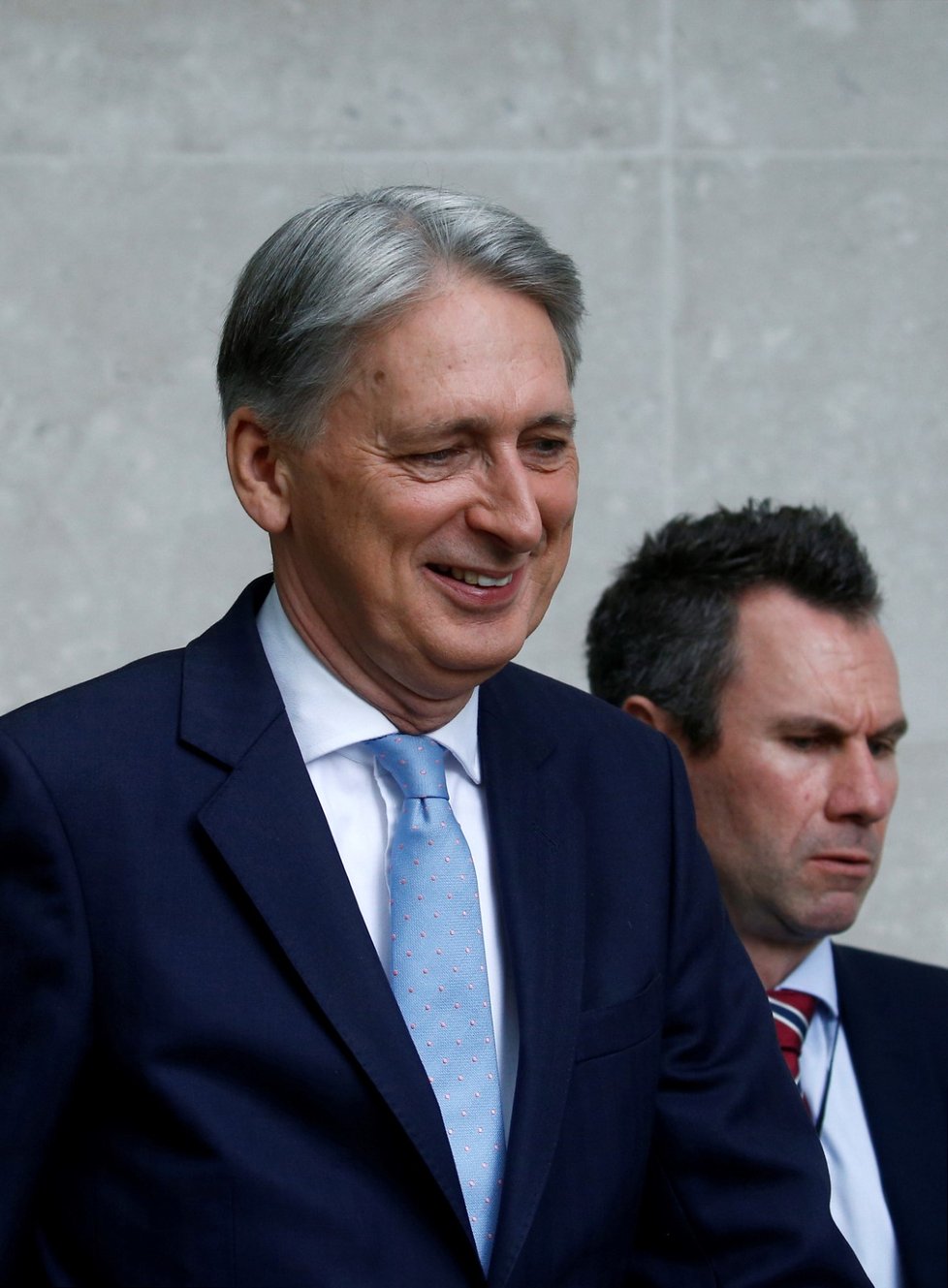 Britský ministr financí Hammond podá demisi. Učiní tak před tím, než ho kvůli nesouhlasu s brexitem bez dohody odvolá zřejmý příští premiér Johnson.