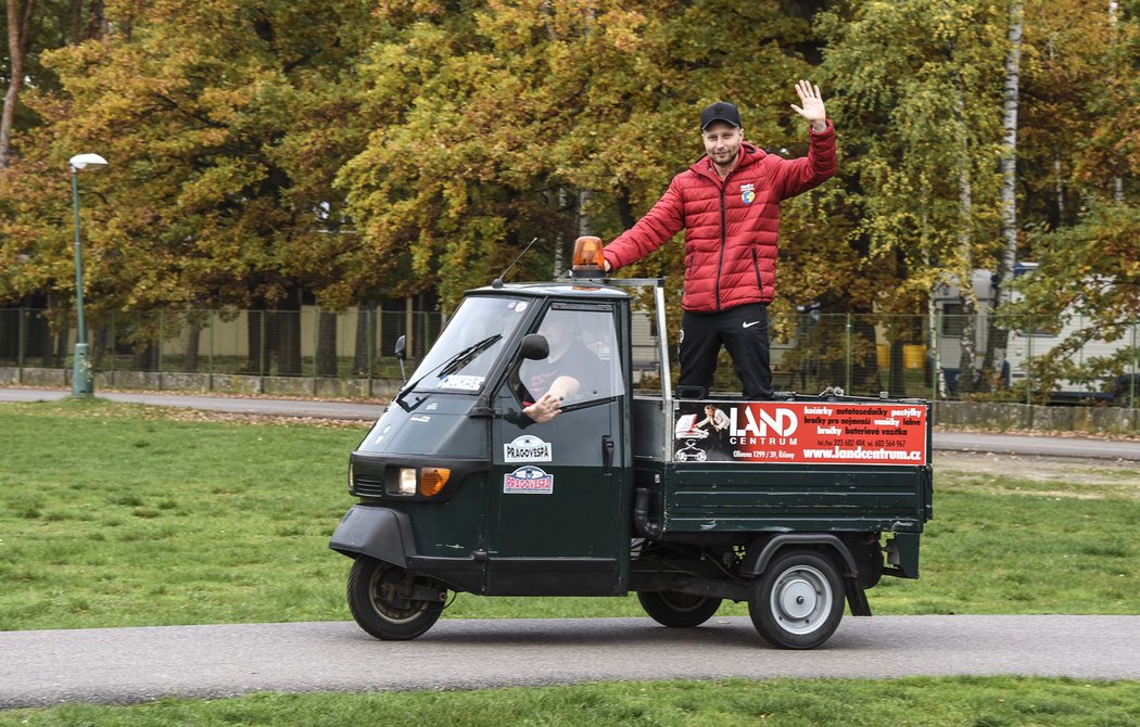 Piaggio Ape spolkne kolem tří litrů benzinu na sto kilometrů