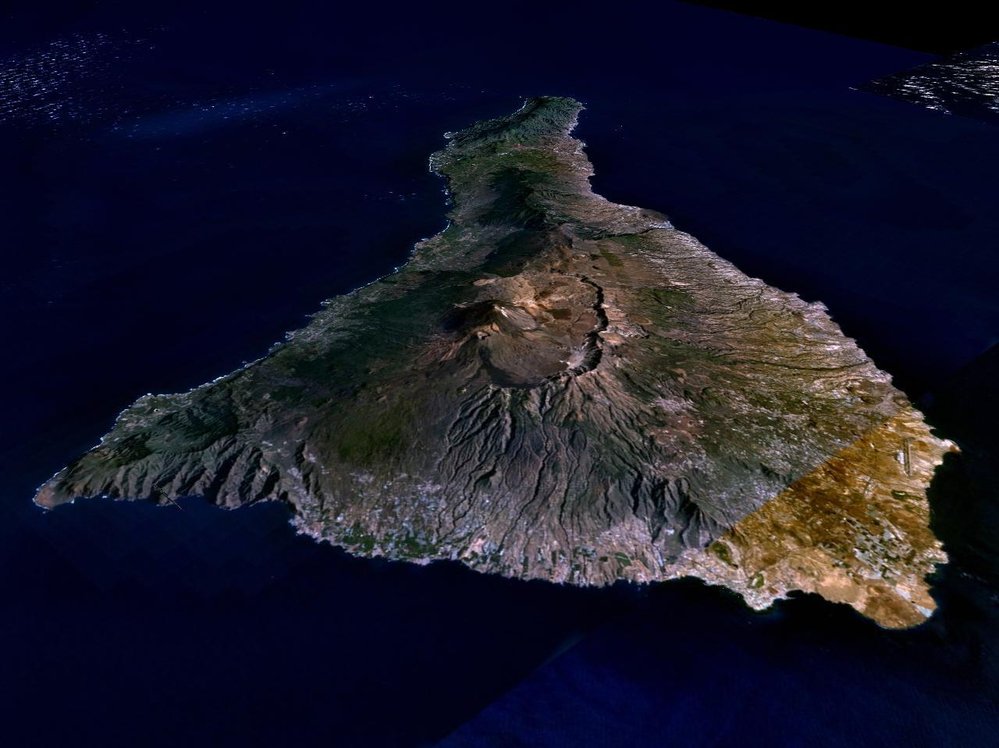 Pico de Teide je sopka nacházející se na ostrově Tenerife, který je největším ze sedmi Kanárských ostrovů ležících.