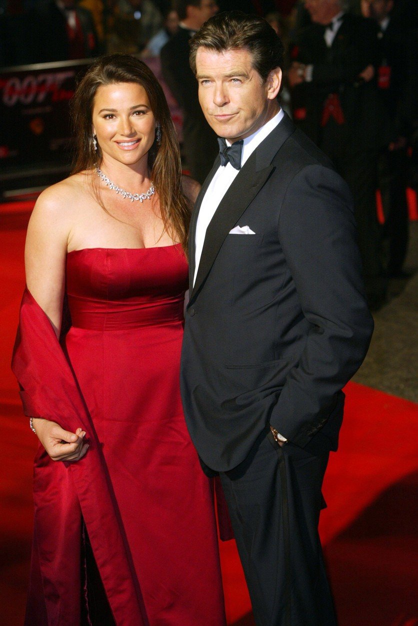 Pierce Brosnan s manželkou Keely Shaye Smith v roce 2002