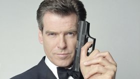 Těžké dětství slavných: Pierce Brosnan vyrůstal na ubytovně s dělníky! Otec ho opustil, matka musela pracovat a prarodiče mu umřeli