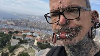 Má dva implantované rohy a 278 piercingů v penisu. Jak si užívá sex? Má dva implantované rohy a 278 piercingů v penisu. Jak si užívá sex?