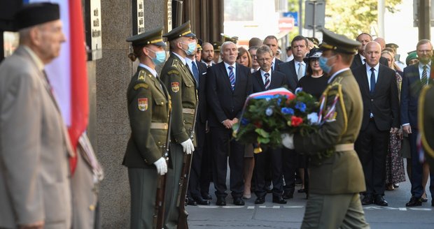 U Českého rozhlasu proběhla tradiční pieta u příležitosti připomenutí 52. výročí okupace vojky Varšavské smlouvy.