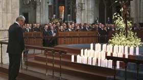 Pietní akce za oběti z letadla Germanwings: Nechyběli prezident Gauck ani kancléřka Angela Merkel