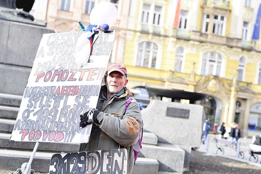 V předvečer výročí komunistického převratu se v sobotu 24. února sešli Pražané na Staromáku.