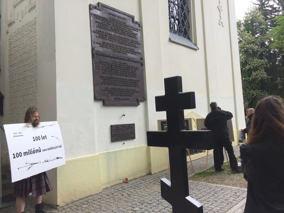 Pieta k uctění obětí stalinského teroru se 10. května 2019 konala také v pravoslavné části Olšanských hřbitovů.