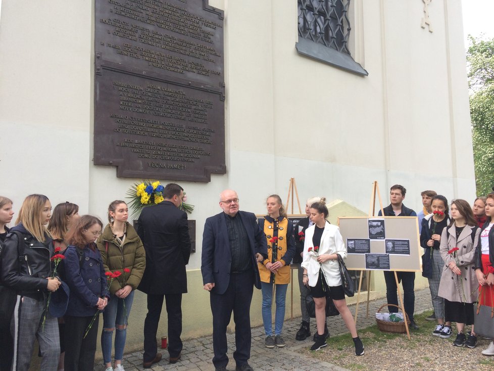 Pietu navštívili studentky a studenti mezinárodní školy Natalie Gorbaněvské.