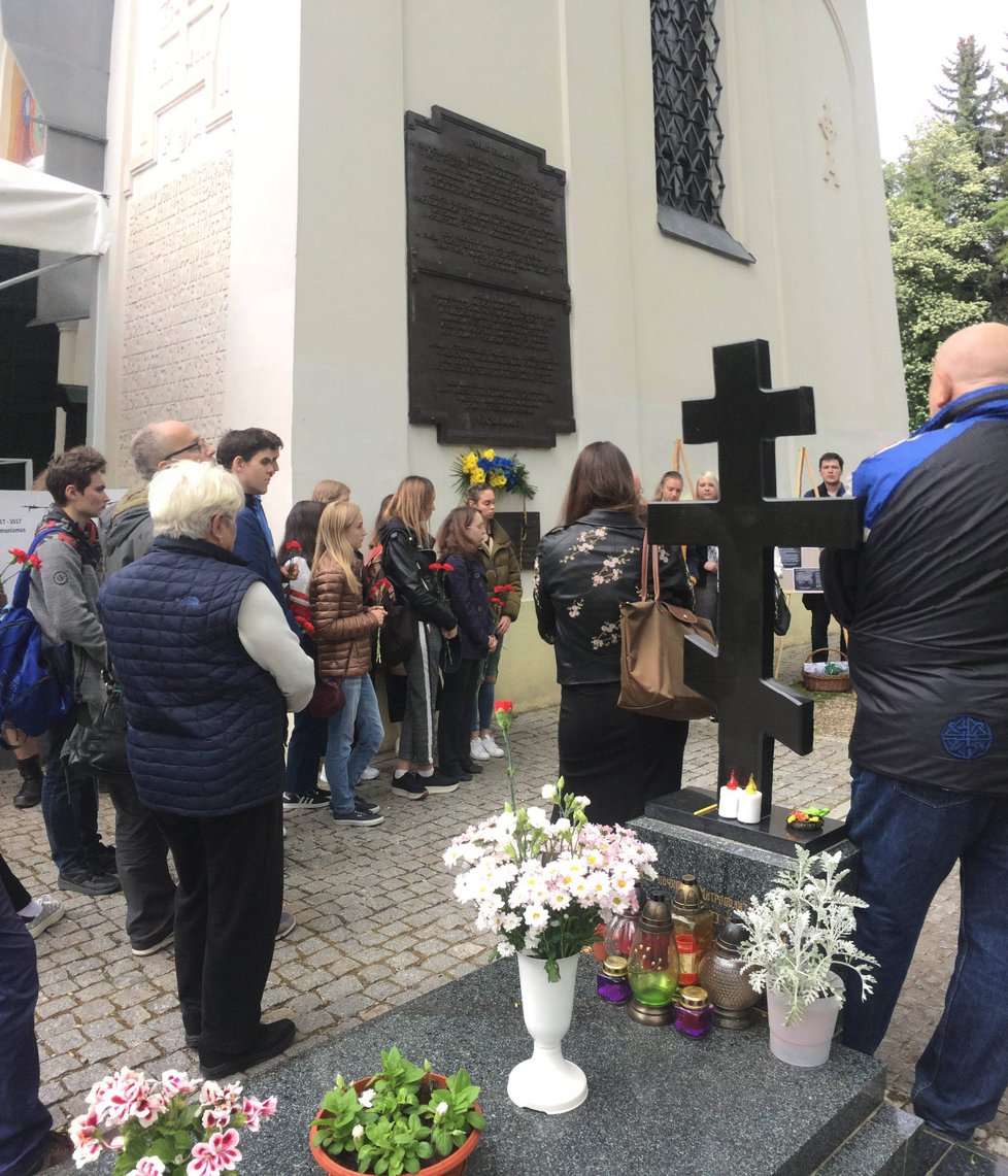 Pietu navštívili studentky a studenti mezinárodní školy Natalie Gorbaněvské.