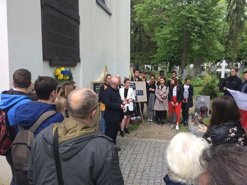 Pietu navštívili studentky a studenti mezinárodní školy Natalie Gorbaněvské.