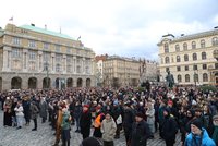 Nejdůležitější otázky o masakru na fakultě. Rakušan chce znát odpovědi, veřejnost také. Policie podá vysvětlení