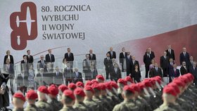 Pietních akcí v Polsku se účastní také i český prezident Miloš Zeman. Na snímku zcela vpravo.