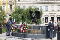 Pieta na počest letců RAF: „Britové na pomoc našich vojáků nikdy nezapomněli,“ ocenil předseda Senátu