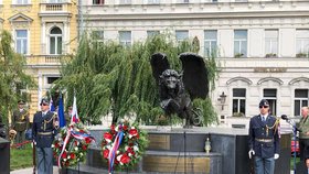 Na Klárově proběhla slavnostní pieta k uctění československých vojáků, kteří bojovali za druhé světové války pro RAF
