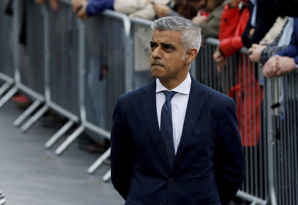 Londýnský starosta Sadiq Khan měl proslov při pietě za oběti teroru na London Bridge.