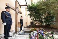 Ostatky popravených nesměly k rodinám! Komunisté je zahrabali na Pankráci. Nejmladšímu bylo 18