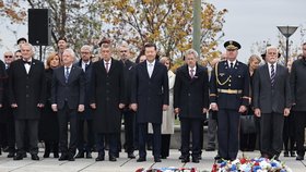 Pieta na Vítkově: Nenechali si ji vedle Pavla ujít ani Babiš či Okamura (28.10.2026).
