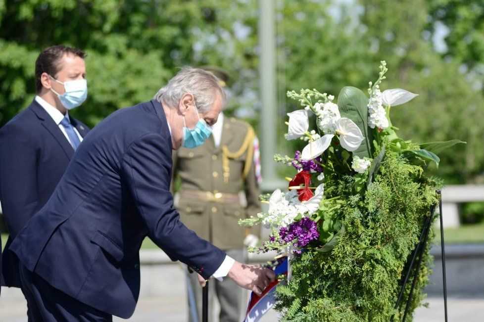 Pieta na Vítkově: Prezident Miloš Zeman uctil oběti 2. světové války (8. 5. 2020)