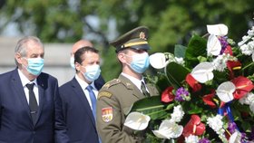 Pieta na Vítkově: Prezident Miloš Zeman uctil oběti 2. světové války (8. 5. 2020).
