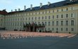  Při pietním aktu za oběti pandemie koronaviru bylo 10. května 2021 na nádvořích Pražského hradu zapáleno téměř 30 000 svíček. 