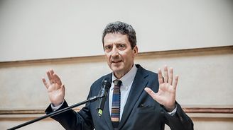 Never more prezidentovi Benátského bienále Pietrangelu Buttafuocovi za vstřícnost vůči ruské účasti Never more prezidentovi Benátského bienále Pietrangelu Buttafuocovi za vstřícnost vůči ruské účasti