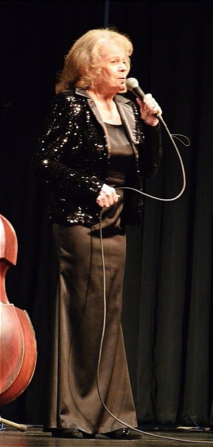 Eva Pilarová a její ikonické šaty.