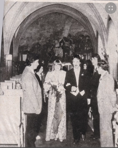 1987: Svatba Evy Pilarové a Jana Kolomazníka.