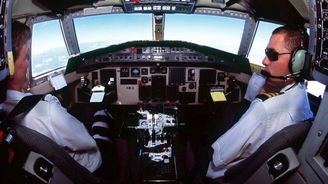 Piloti z muslimských zemí nesmí do Izraele ani přes něj. K zákazu přistoupily AirFrance i Smartwings Piloti z muslimských zemí nesmí do Izraele ani přes něj. K zákazu přistoupily AirFrance i Smartwings