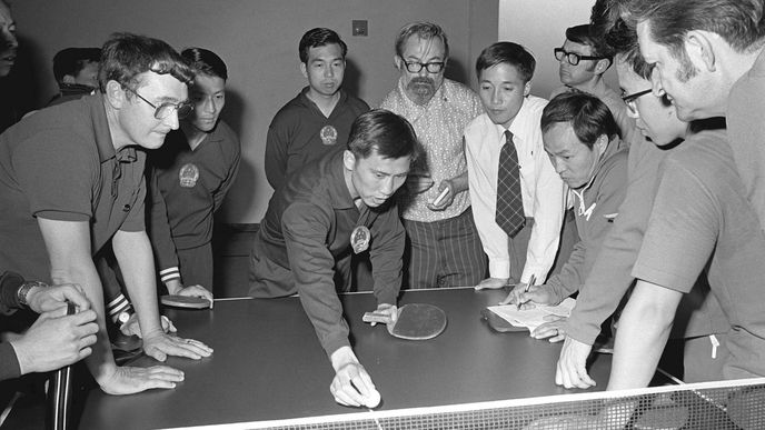 Čínští hráči stolního tenisu navštívili USA v dubnu 1972. Čínští hráči stolního tenisu navštívili USA v dubnu 1972.