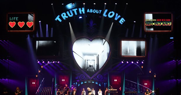 Držitelka cen Grammy, zpěvačka, skladatelka a idol pop kultury do Prahy zavítala v rámci svého koncertního evropského turné The Truth About Love.