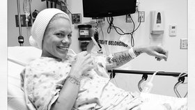 Zpěvačka Pink byla v nemocnici: Vyoperovali jí žlučníkové kameny!
