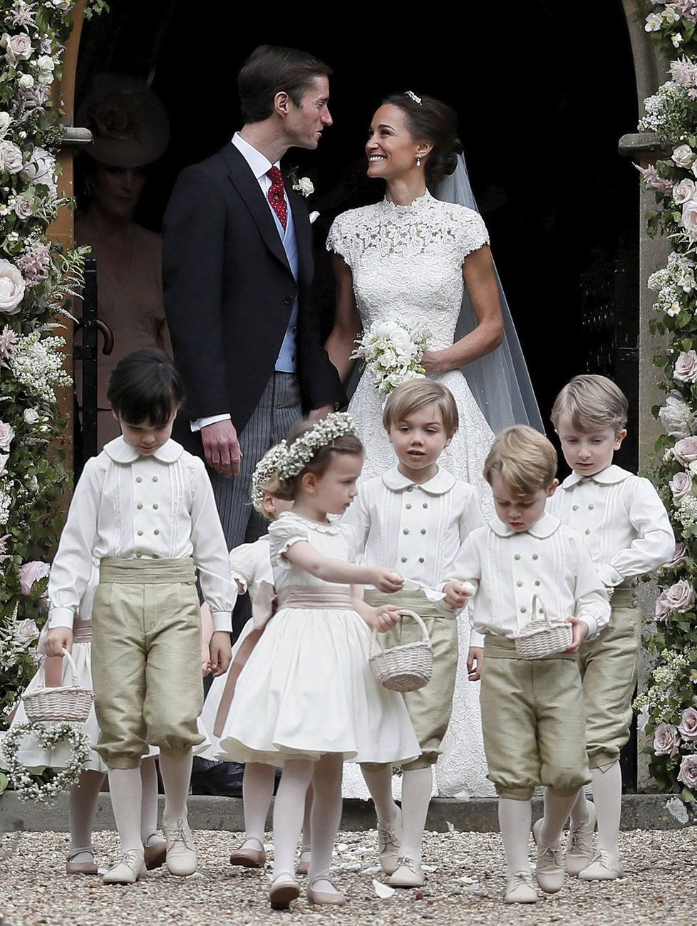 Nevěsta Pippa Middleton a ženich James Matthews