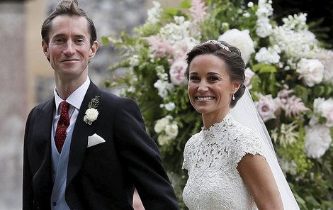 Nevěsta Pippa Middleton a ženich James Matthews