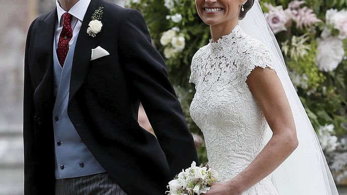 Nevěsta Pippa Middleton a ženich James Matthews