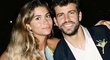 Gerard Piqué a jeho Clara, která nahradila kolumbijskou zpěvačku po Španělově boku Gerard Piqué a jeho Clara, která nahradila kolumbijskou zpěvačku po Španělově boku
