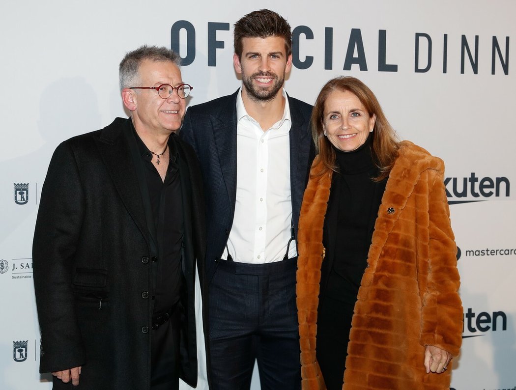 Gerard Piqué se svými rodiči