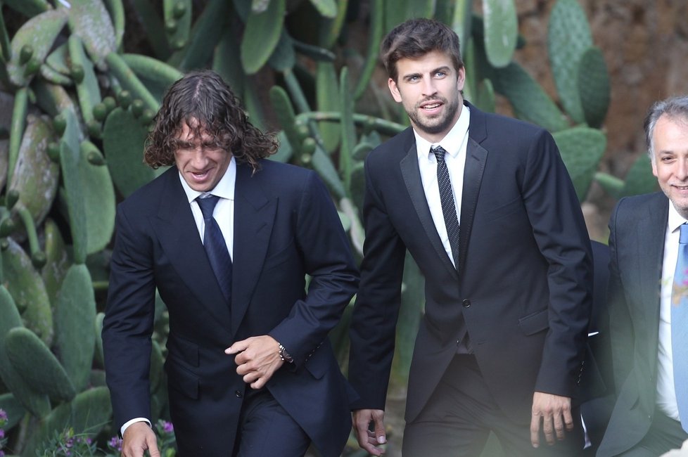 Pique se svým parťákem z obrany Barcelony i Španělské reprezentace Carlosem Puyolem