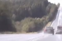 Šílenec za volantem. Po okresce se řítil 200 Km/h