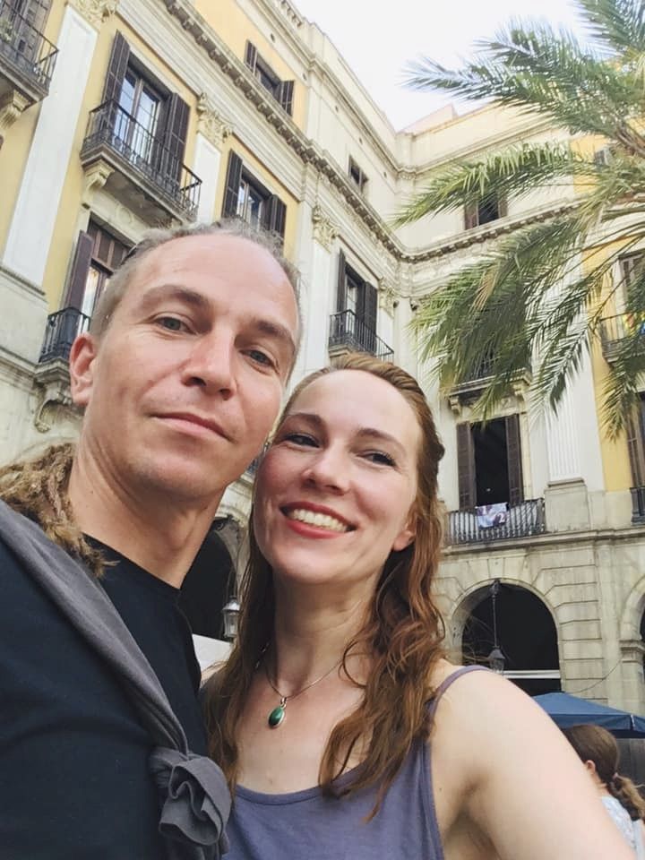 Ivan Bartoš s manželkou Lydií užíval pohody ve španělském Katalánsku. Vyzkoušeli novou selfie tyč (2019)