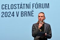 Piráti si zvolí vedení. Bartoš je v souboji s europoslankyní favoritem. Fiala děkoval